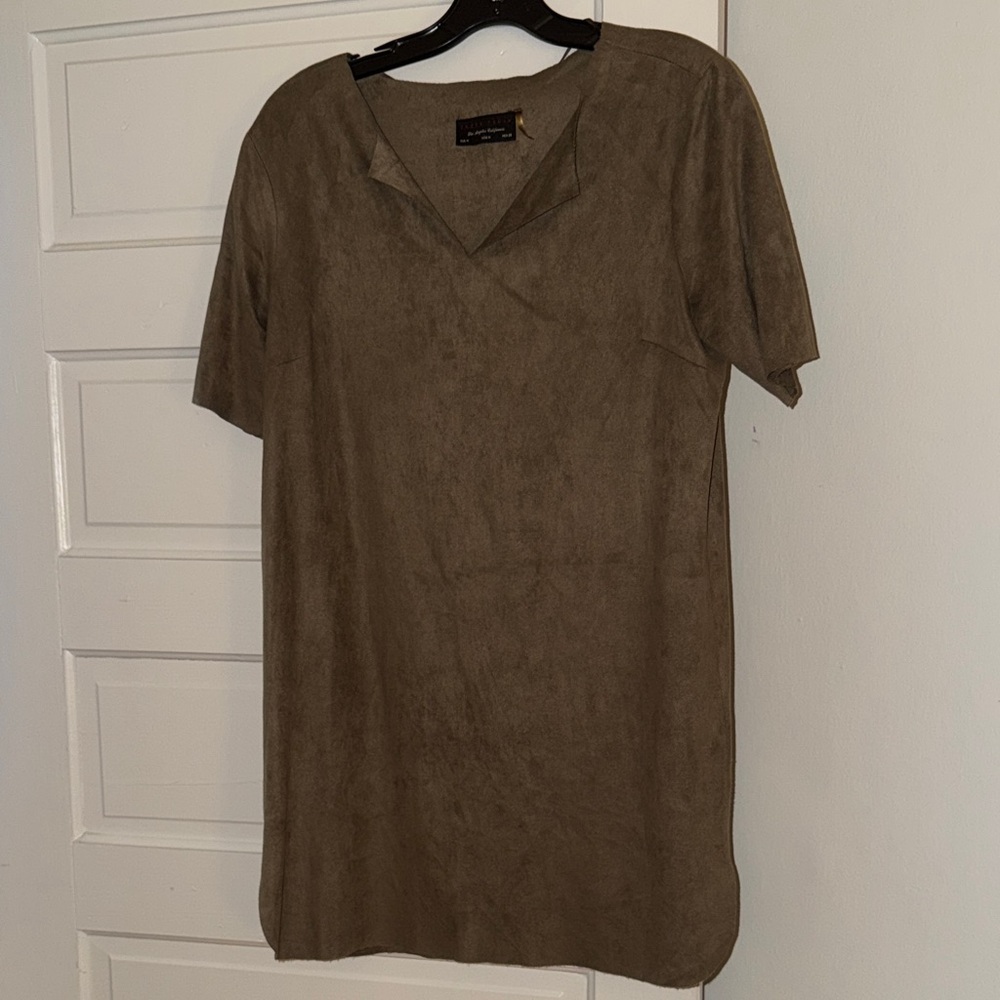 Dress Forum Taupe Short Sleeve V-Neck Mini Dress